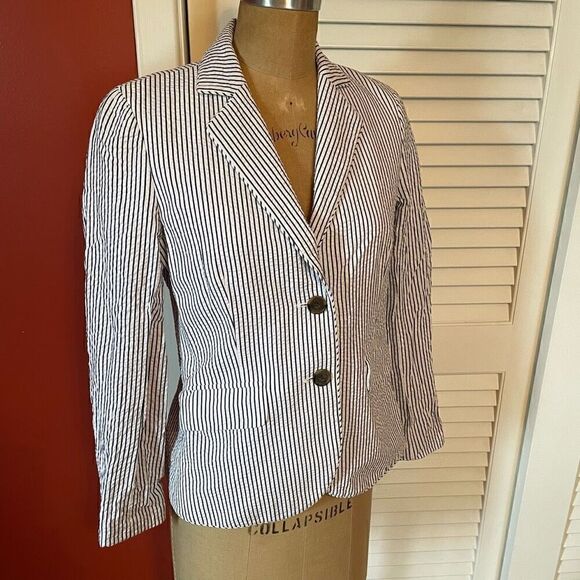 J CREW | seersucker two button blazer 2 - Picture 2 of 8